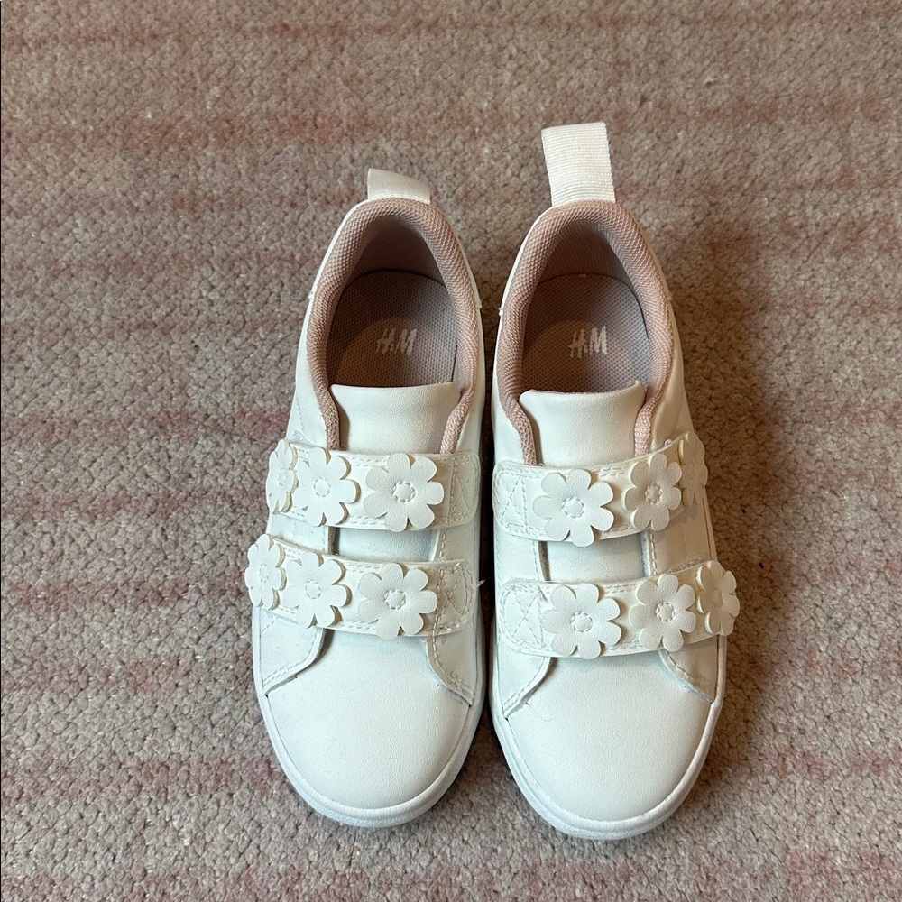 Girls flower sneakers